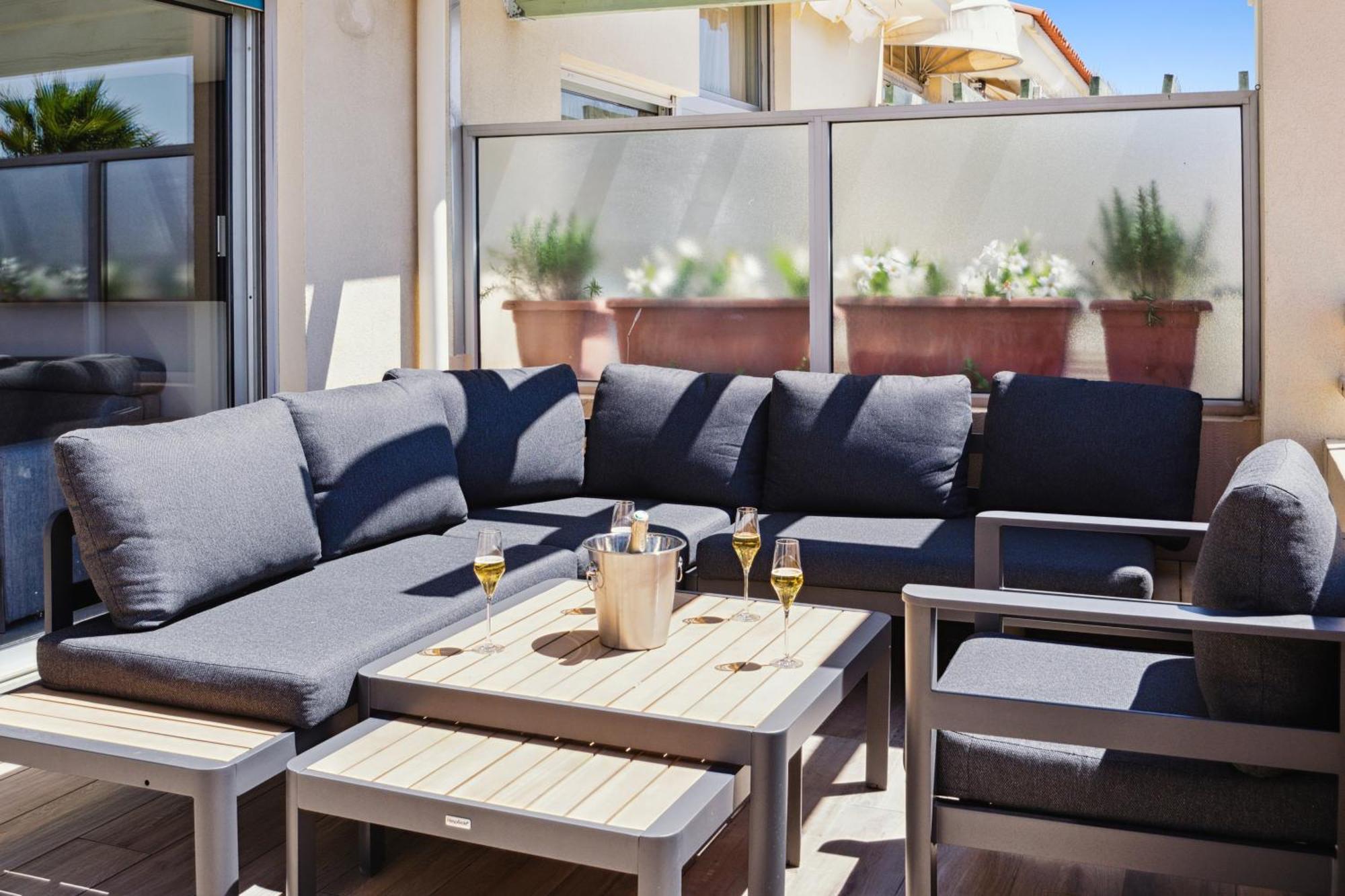 Duplex Villa Les Pins 89M2 Et Terrasse 30M2 Antibes Extérieur photo