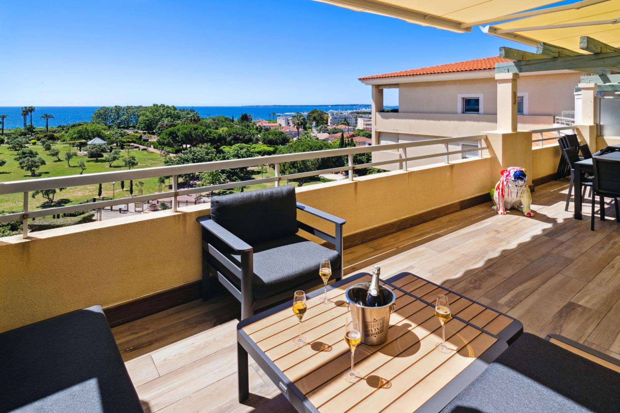 Duplex Villa Les Pins 89M2 Et Terrasse 30M2 Antibes Extérieur photo
